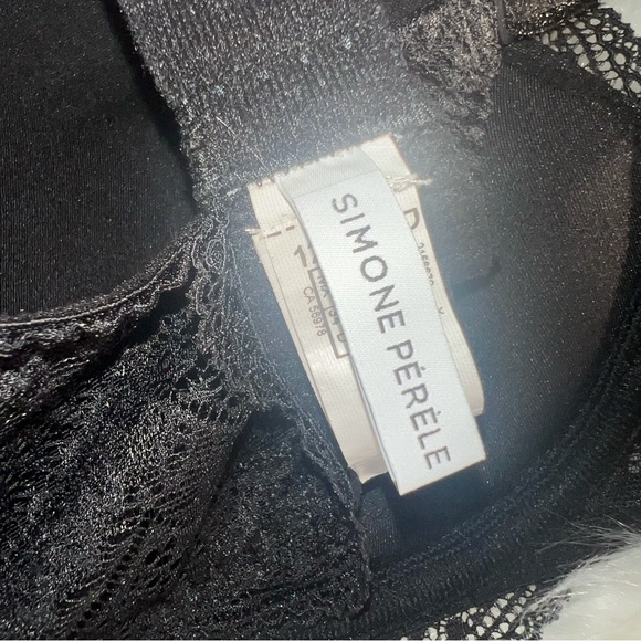 Simone Perele
Karma 3D
Molded Bra
Black
34D - Picture 8 of 13